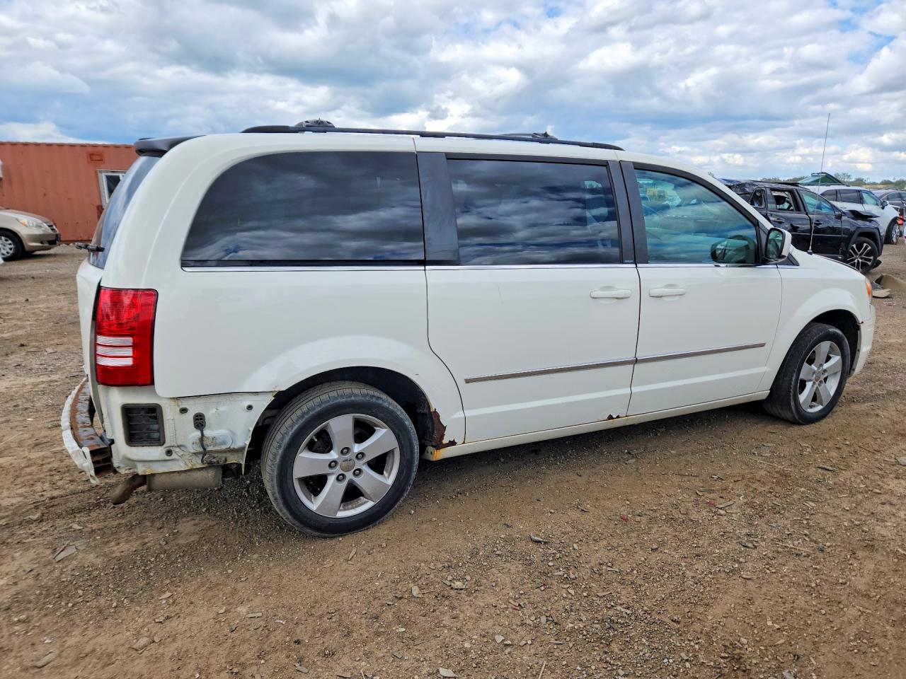 2010 Chrysler Town-country White vin: 2A4RR5D11AR217880