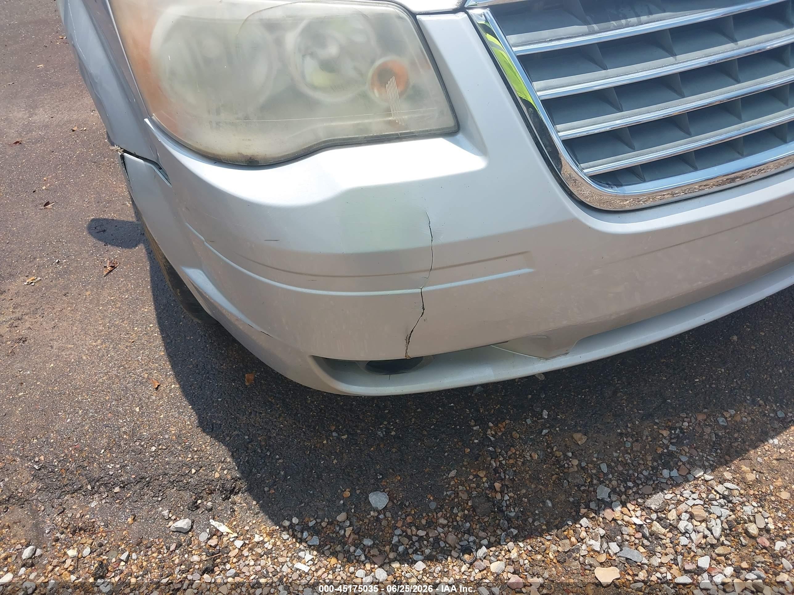2010 Chrysler Town & Country Touring Gray vin: 2A4RR5D11AR278677