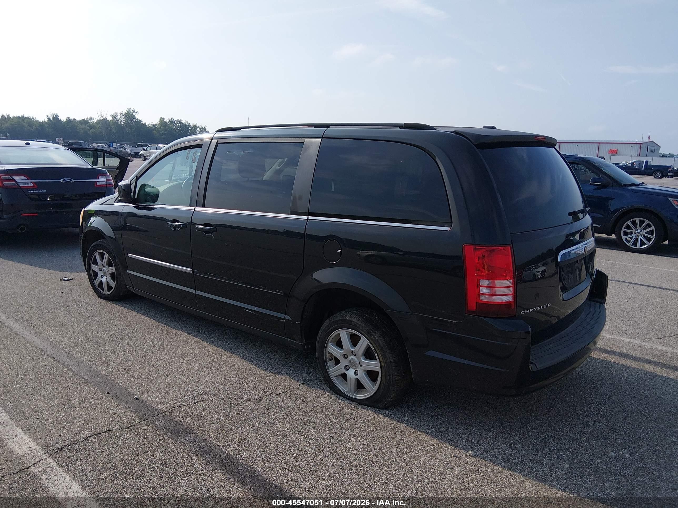2010 Chrysler Town & Country Touring Black vin: 2A4RR5D11AR300936