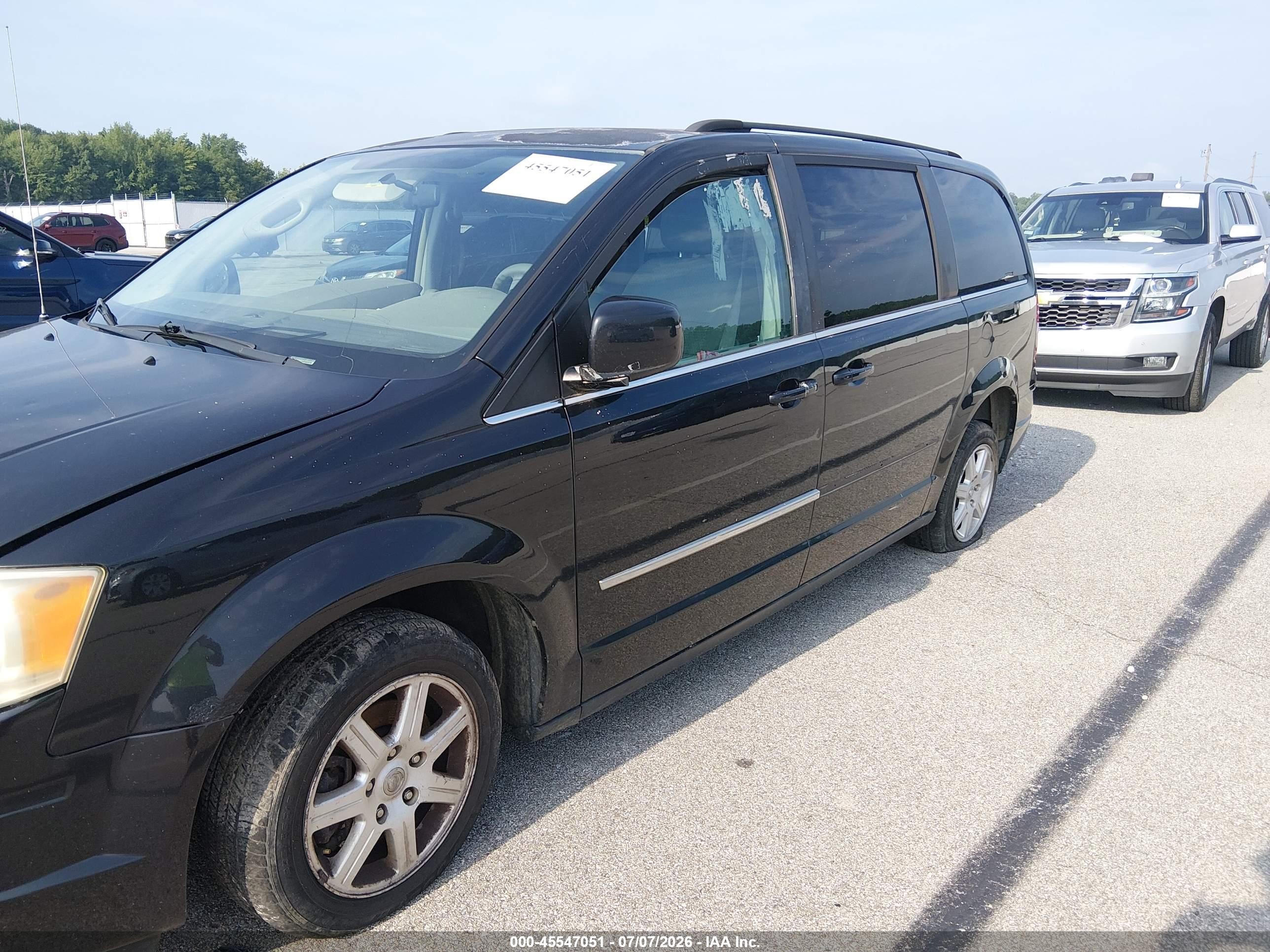 2010 Chrysler Town & Country Touring Black vin: 2A4RR5D11AR300936