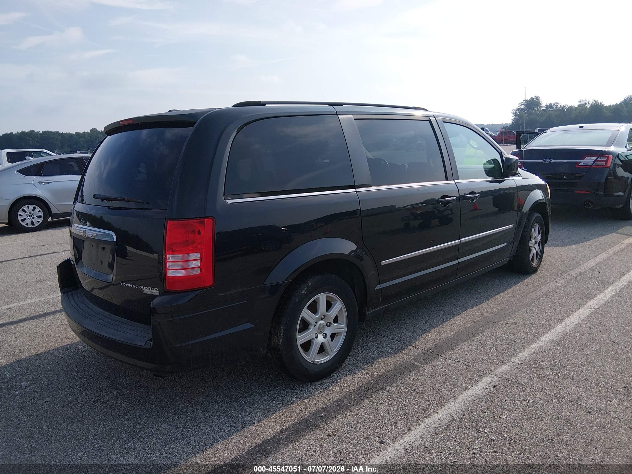 2010 Chrysler Town & Country Touring Black vin: 2A4RR5D11AR300936