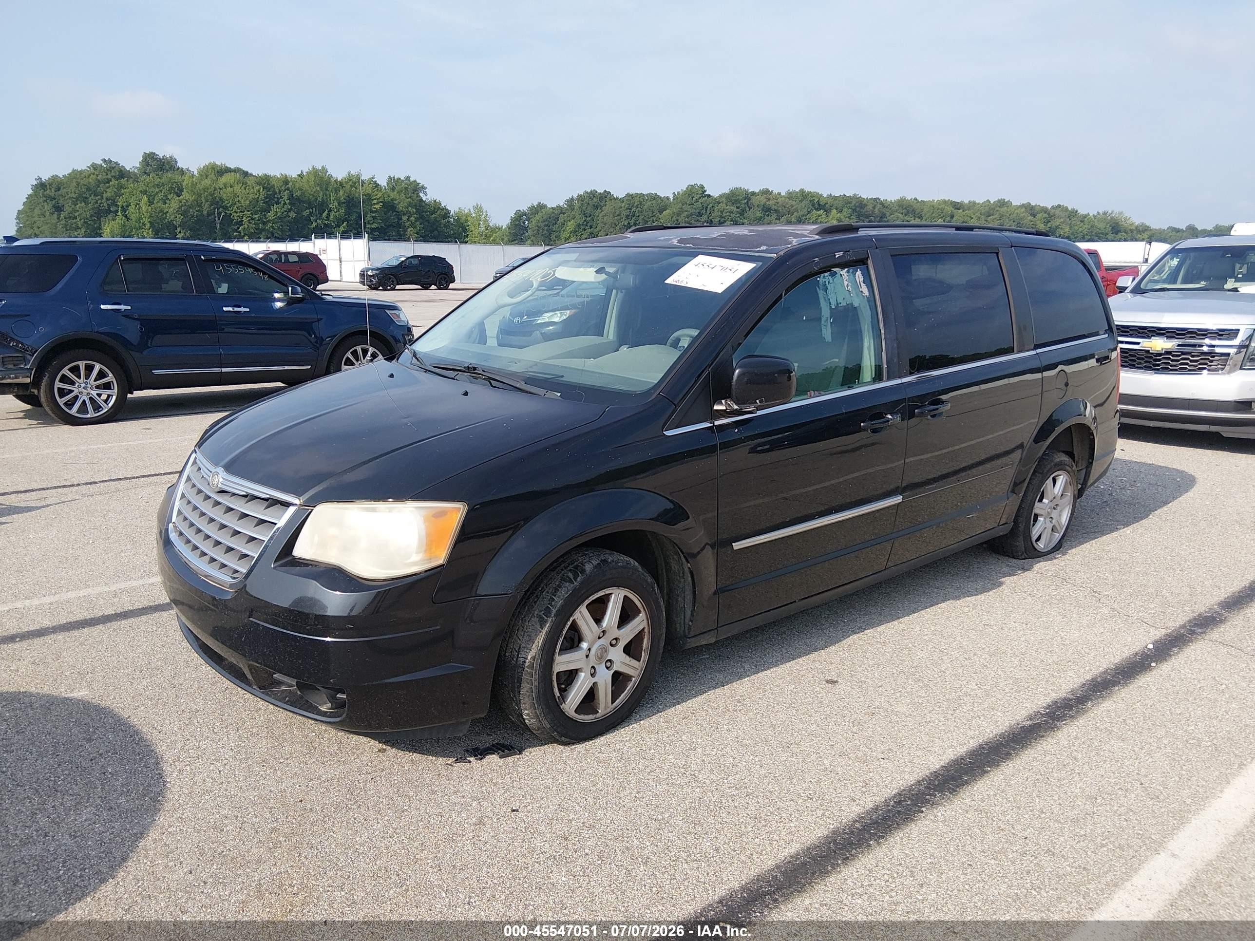 2010 Chrysler Town & Country Touring Black vin: 2A4RR5D11AR300936