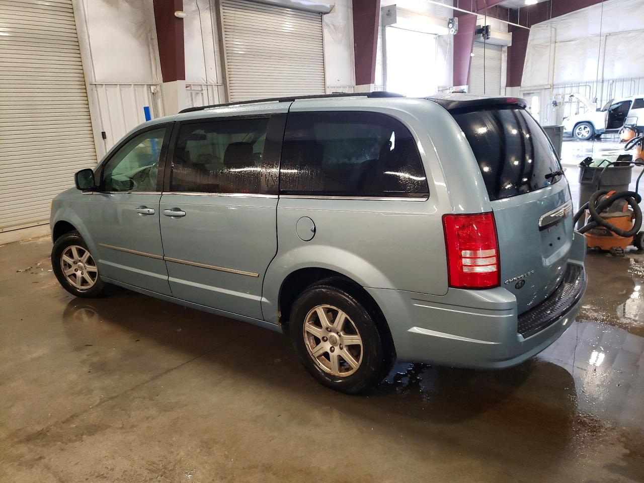 2010 Chrysler Town & Country Touring Blue vin: 2A4RR5D11AR347867