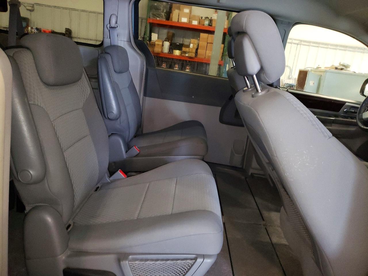 2010 Chrysler Town & Country Touring Blue vin: 2A4RR5D11AR347867