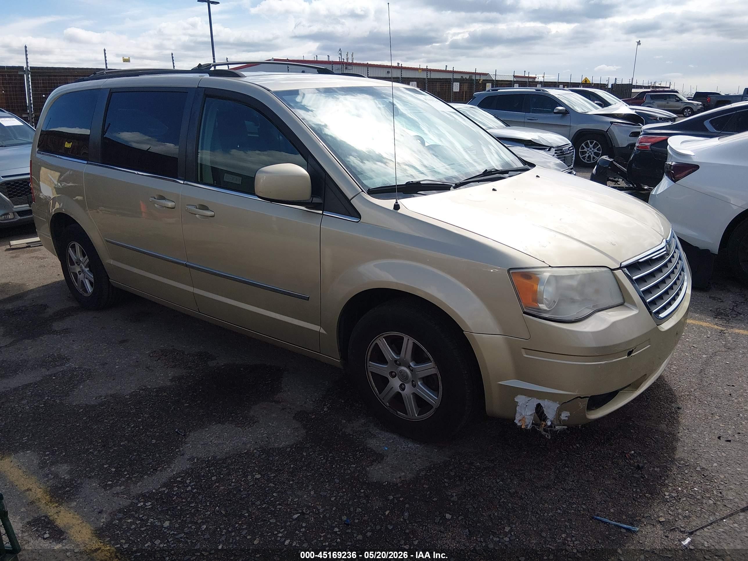 2010 Chrysler Town & Country Touring Gold vin: 2A4RR5D11AR369853