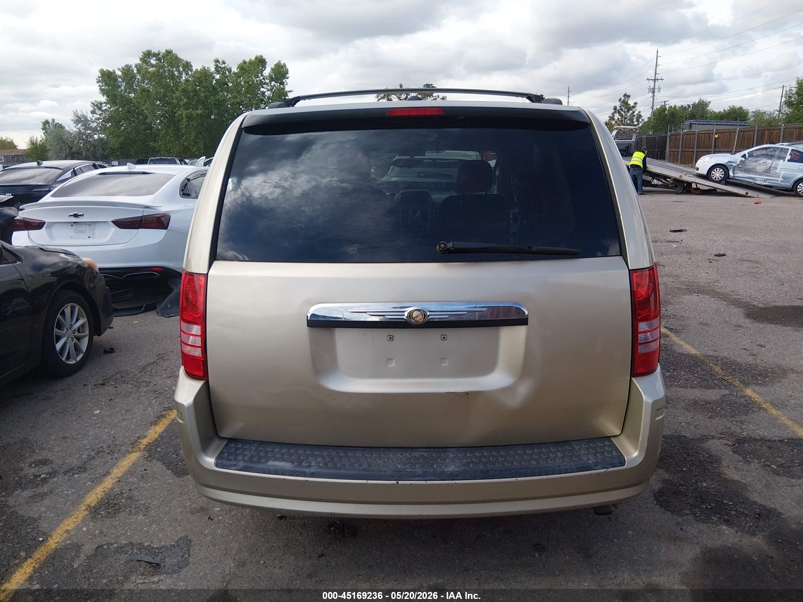 2010 Chrysler Town & Country Touring Gold vin: 2A4RR5D11AR369853