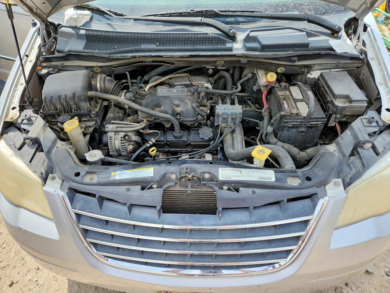 2010 Chrysler Town & Country Touring Silver vin: 2A4RR5D11AR460346