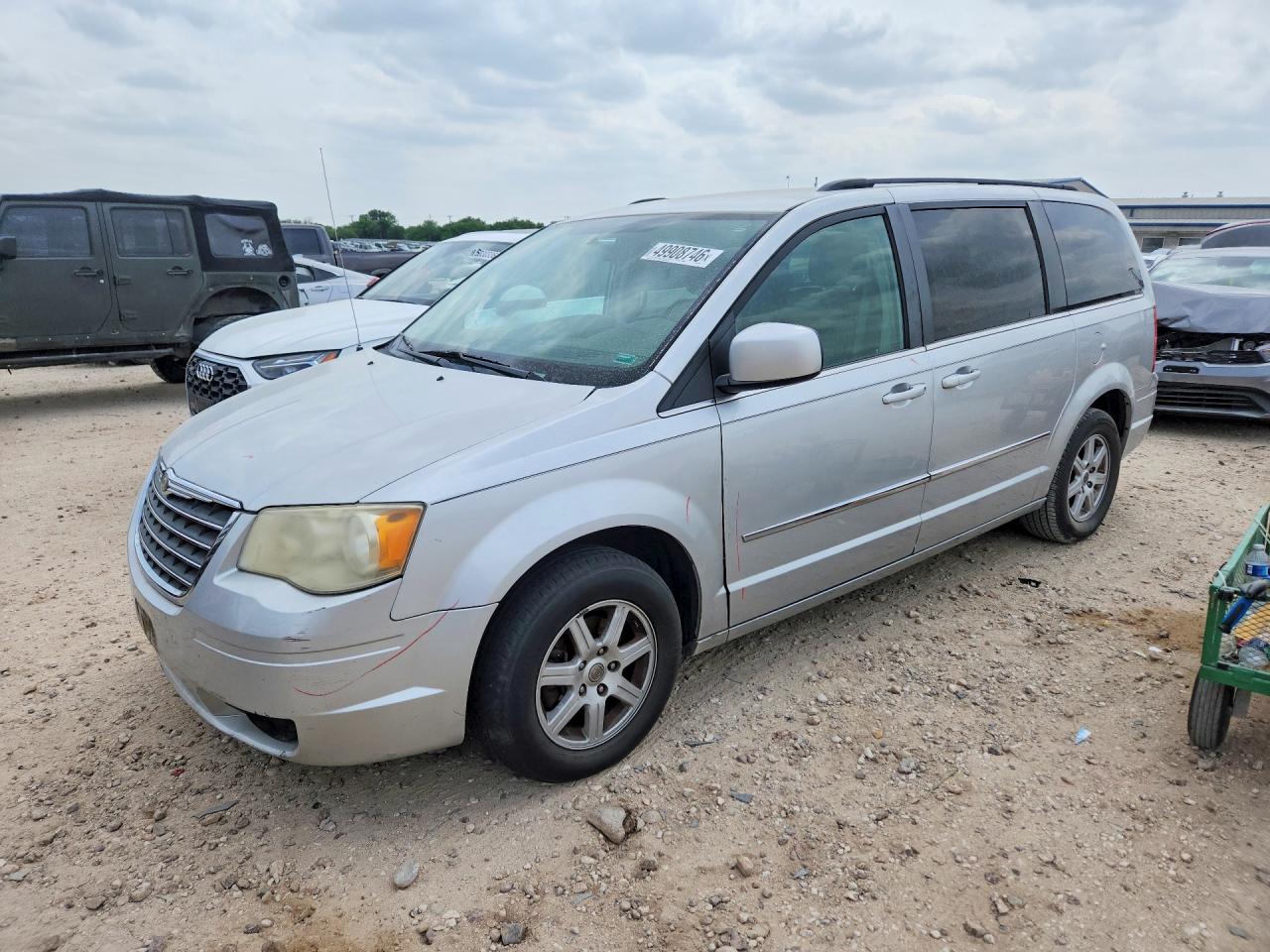 2010 Chrysler Town & Country Touring Silver vin: 2A4RR5D11AR460346