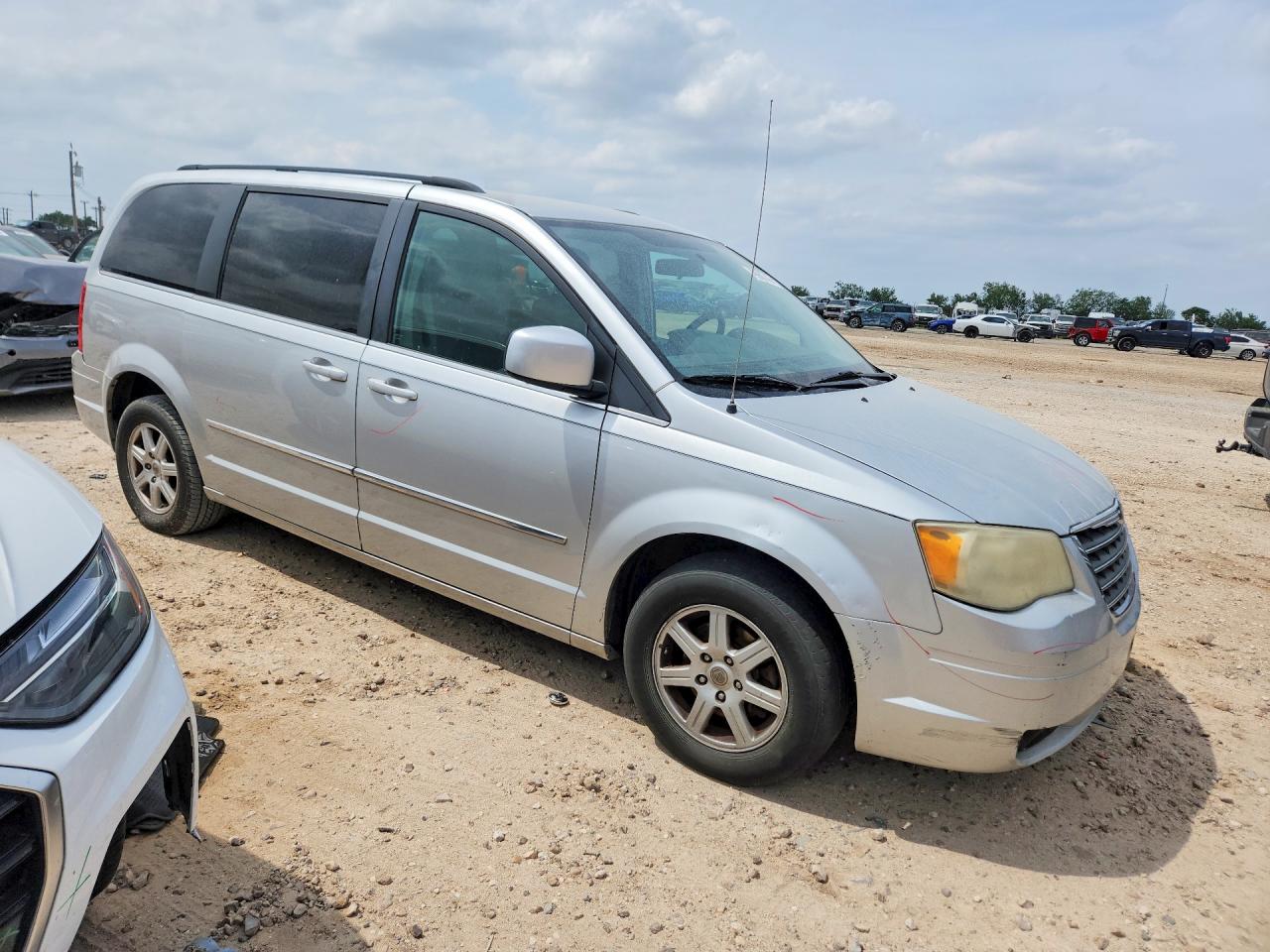 2010 Chrysler Town & Country Touring Silver vin: 2A4RR5D11AR460346
