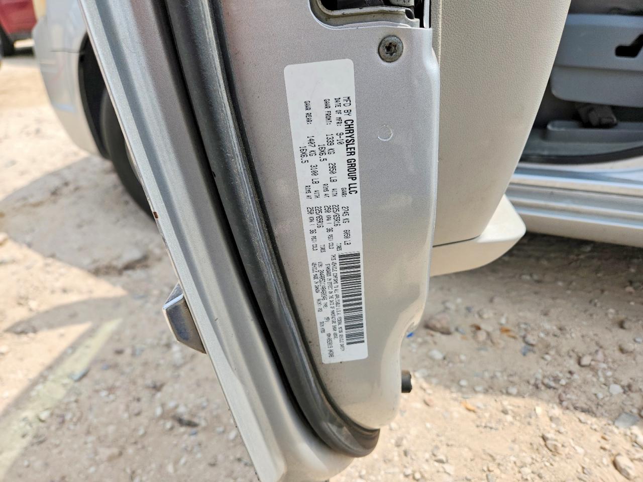 2010 Chrysler Town & Country Touring Silver vin: 2A4RR5D11AR460346