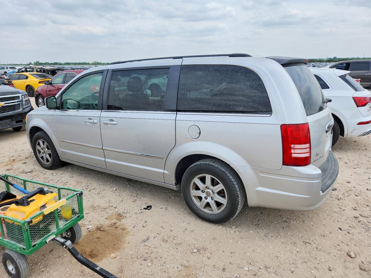 2010 Chrysler Town & Country Touring Silver vin: 2A4RR5D11AR460346