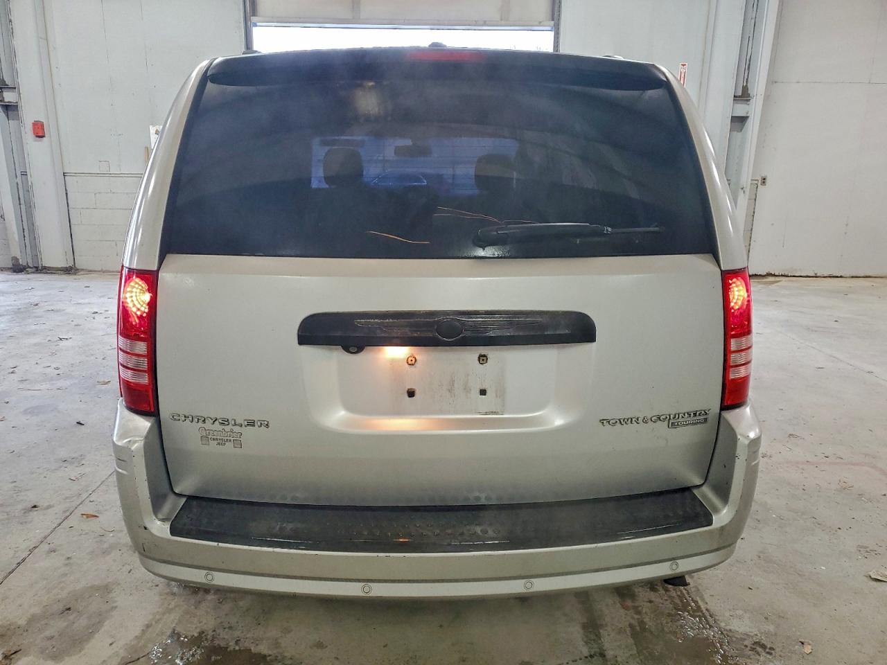 2010 Chrysler Town & Country Touring Silver vin: 2A4RR5D12AR104116