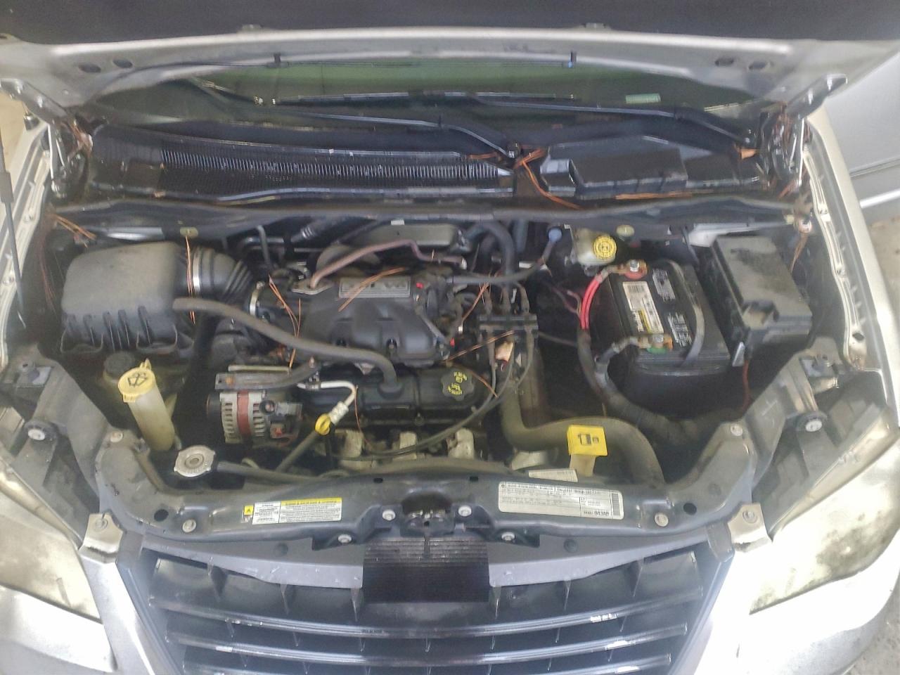 2010 Chrysler Town & Country Touring Silver vin: 2A4RR5D12AR104116