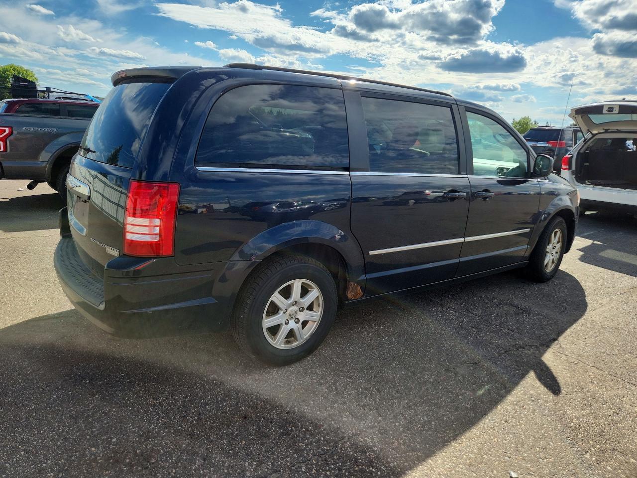 2010 Chrysler Town & Country Touring Blue vin: 2A4RR5D12AR150576