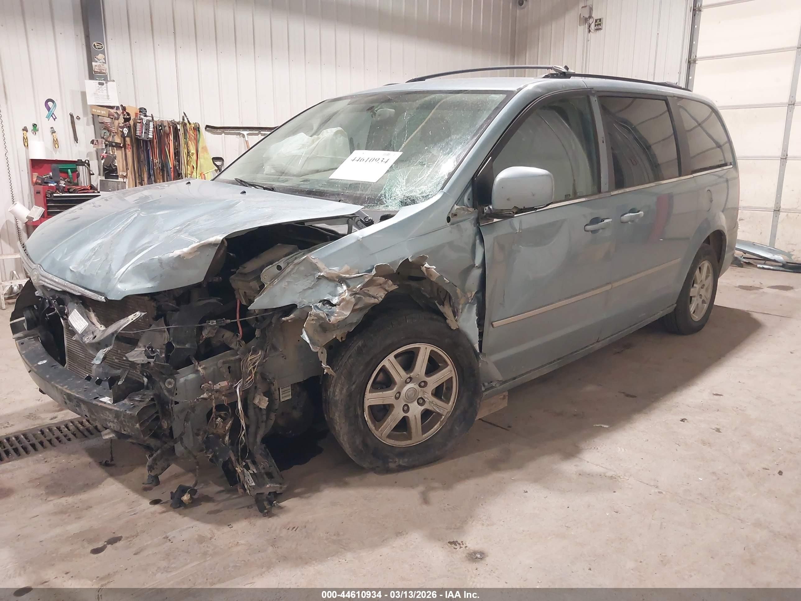 2010 Chrysler Town & Country Touring Light Blue vin: 2A4RR5D12AR168009