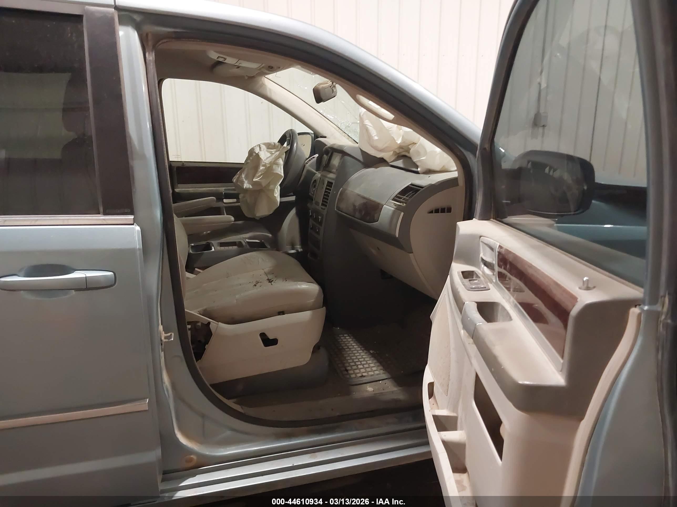 2010 Chrysler Town & Country Touring Light Blue vin: 2A4RR5D12AR168009