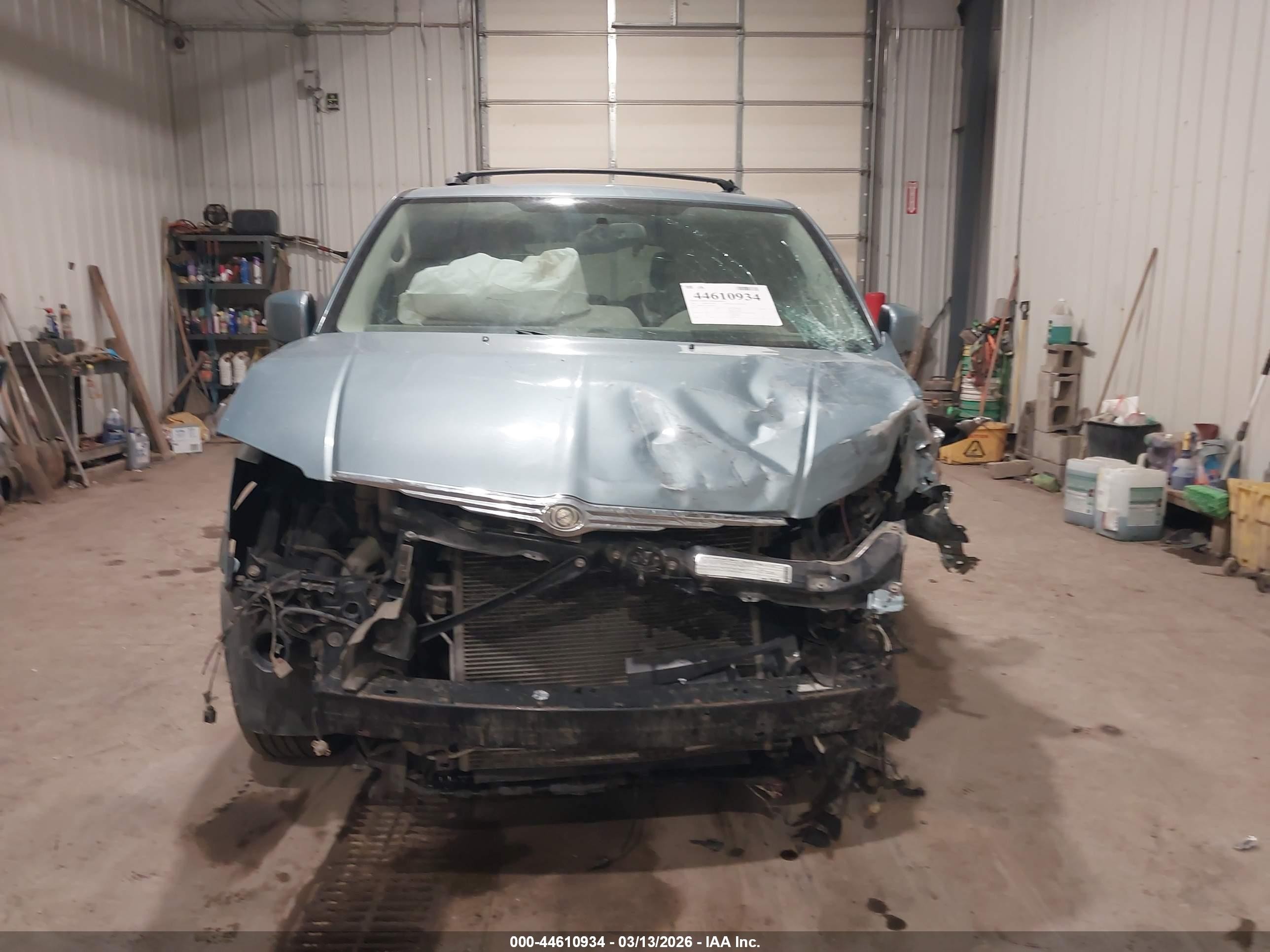 2010 Chrysler Town & Country Touring Light Blue vin: 2A4RR5D12AR168009