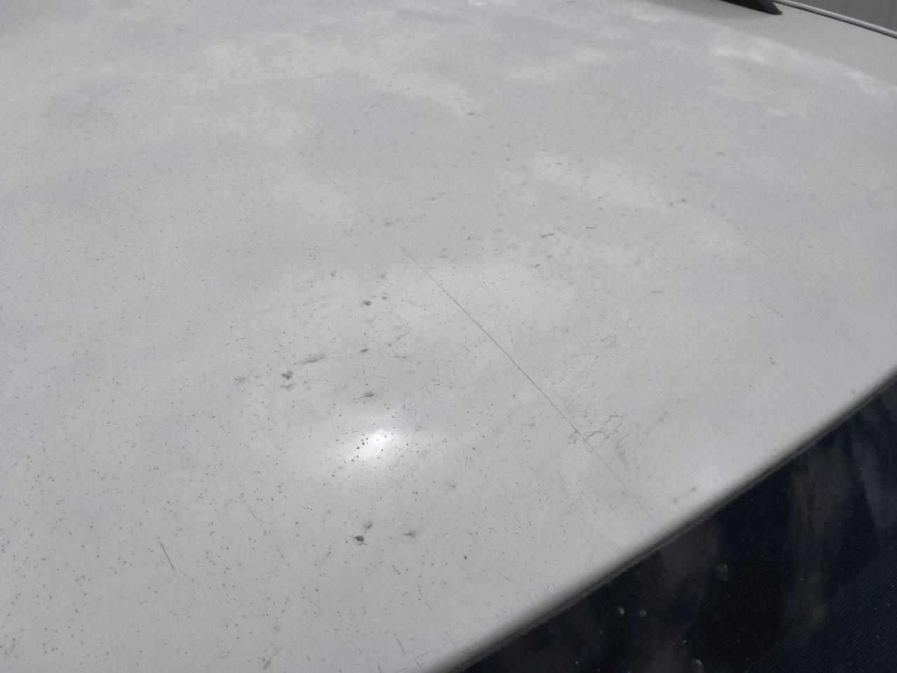 2010 Chrysler Town & Country Touring White vin: 2A4RR5D12AR176319 Damage: Roof, Heavy Scratch, > 12 Inches