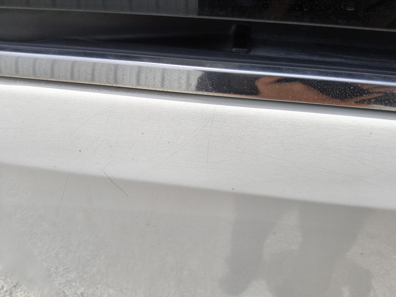 2010 Chrysler Town & Country Touring White vin: 2A4RR5D12AR176319 Damage: Right Qtr Panel, Oxidized, > 12 Inches