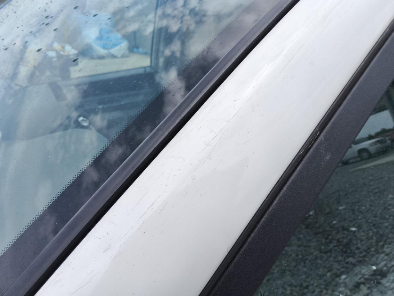 2010 Chrysler Town & Country Touring White vin: 2A4RR5D12AR176319 Damage: Left Drip Rail, Heavy Scratch, 9 To 10 Inches
