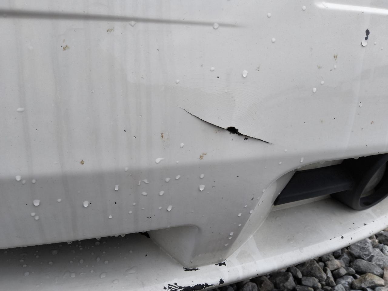 2010 Chrysler Town & Country Touring White vin: 2A4RR5D12AR176319 Damage: Front Bumper, Broken, Replacement Required