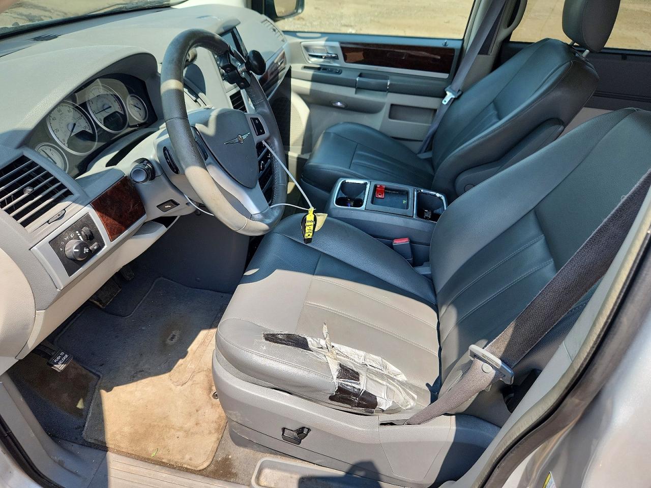 2010 Chrysler Town & Country Touring Silver vin: 2A4RR5D12AR188468