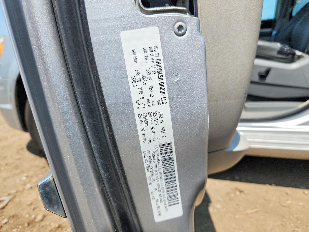 2010 Chrysler Town & Country Touring Silver vin: 2A4RR5D12AR188468