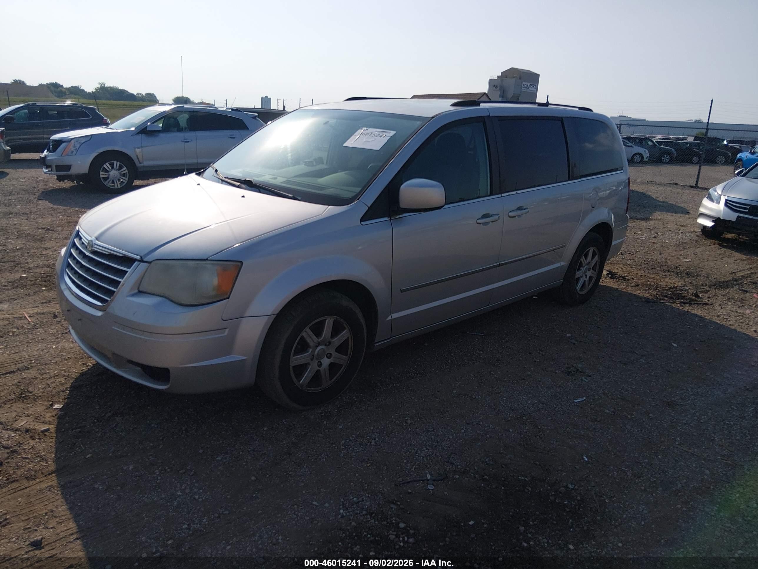 2010 Chrysler Town & Country Touring Silver vin: 2A4RR5D12AR348106