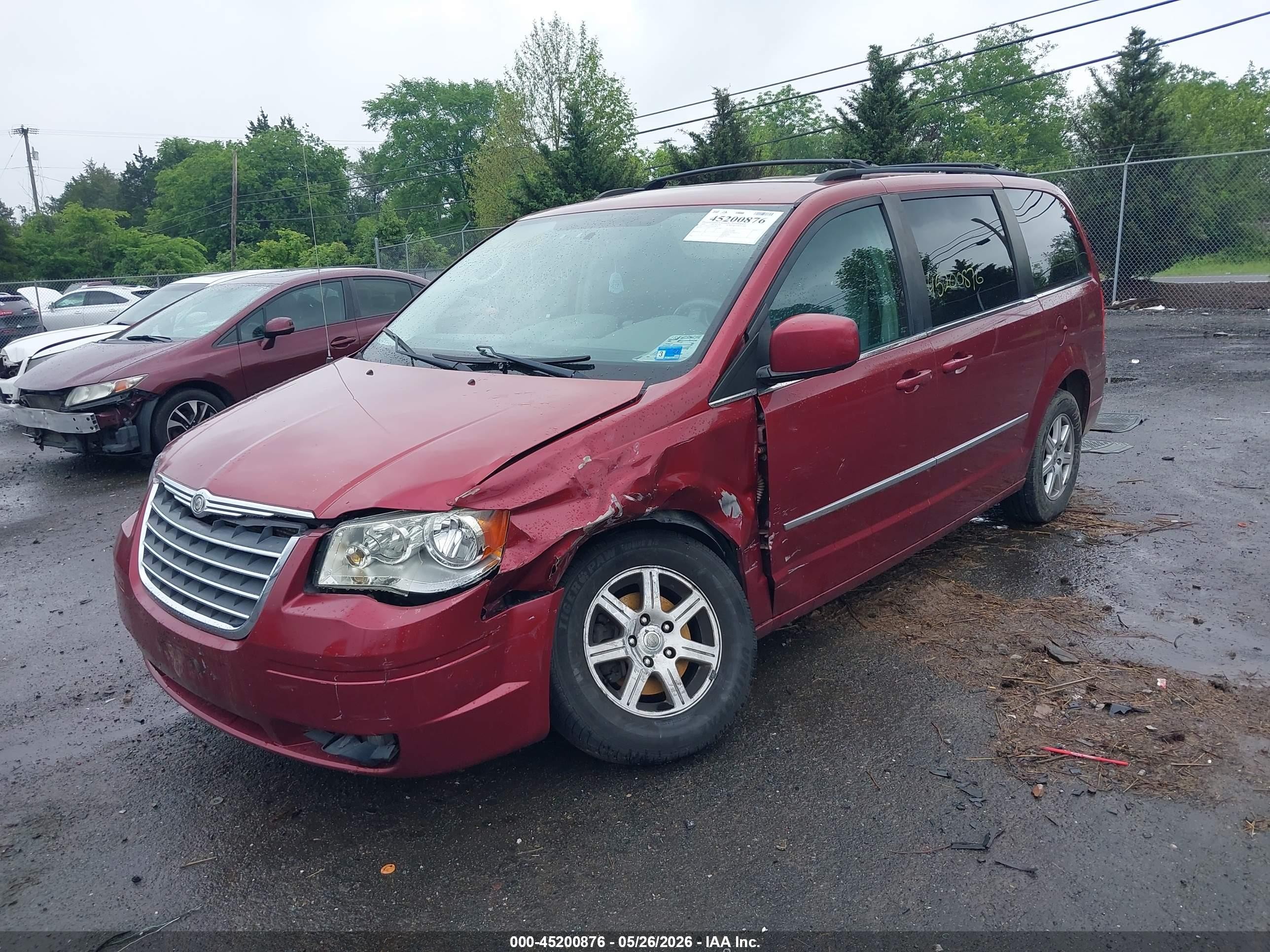 2010 Chrysler Town & Country Touring Красный vin: 2A4RR5D12AR358599