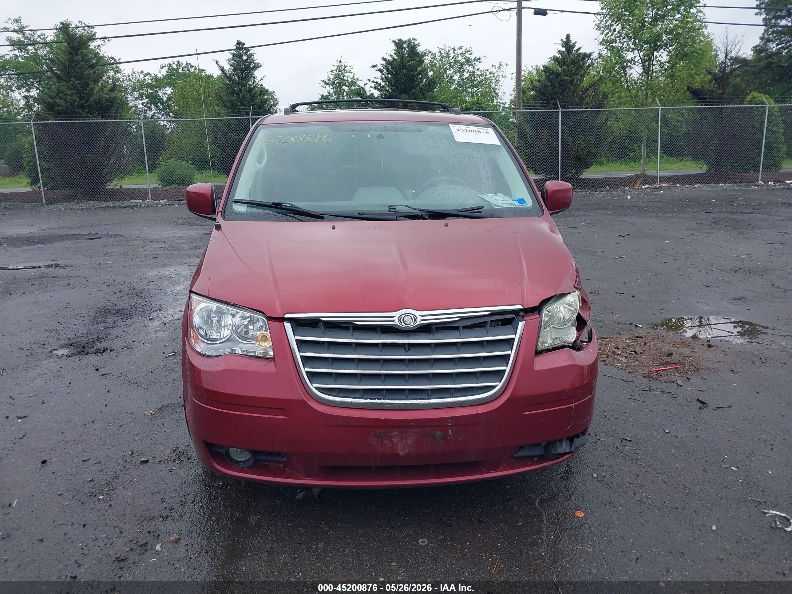2010 Chrysler Town & Country Touring Красный vin: 2A4RR5D12AR358599