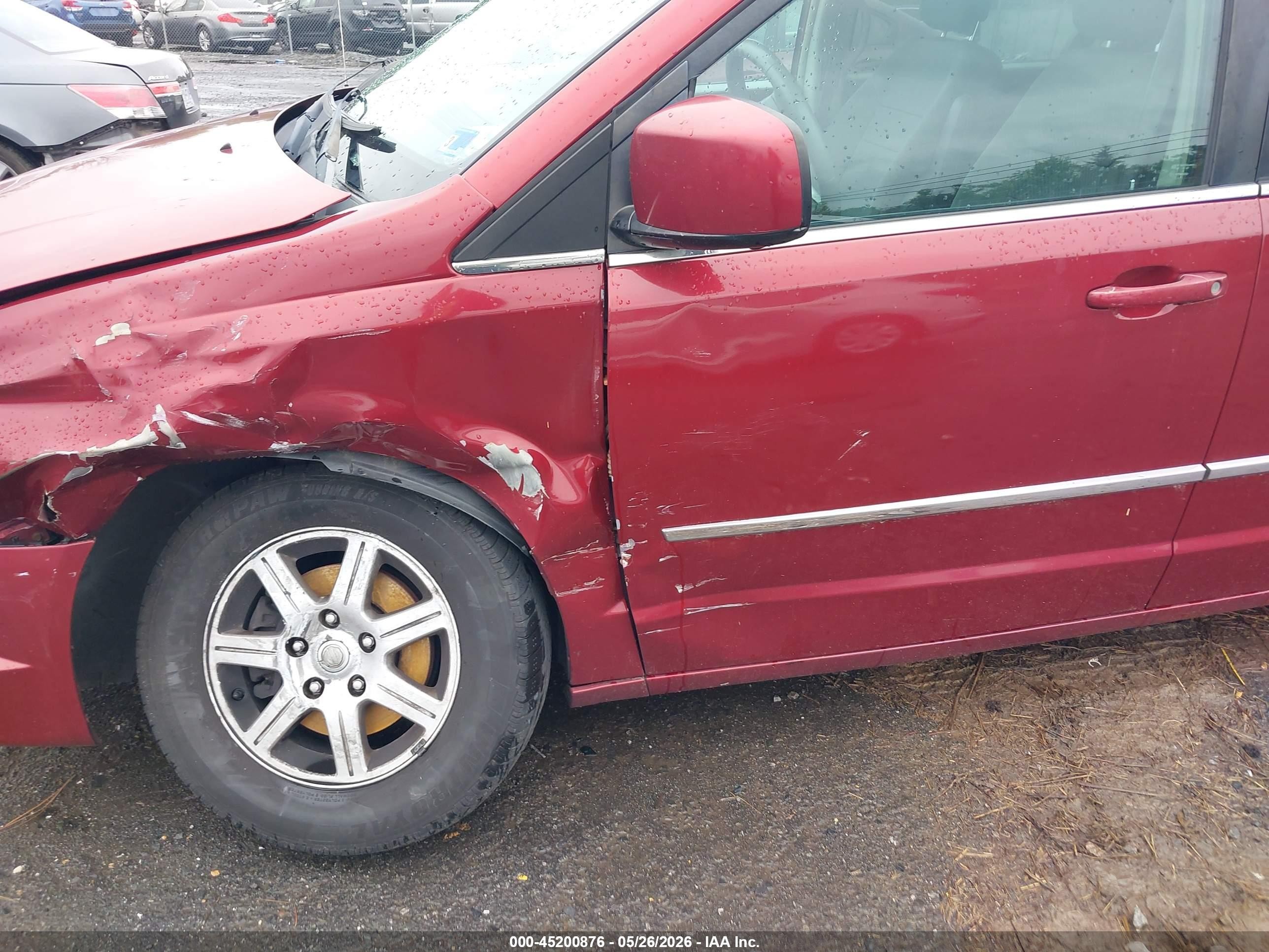 2010 Chrysler Town & Country Touring Красный vin: 2A4RR5D12AR358599