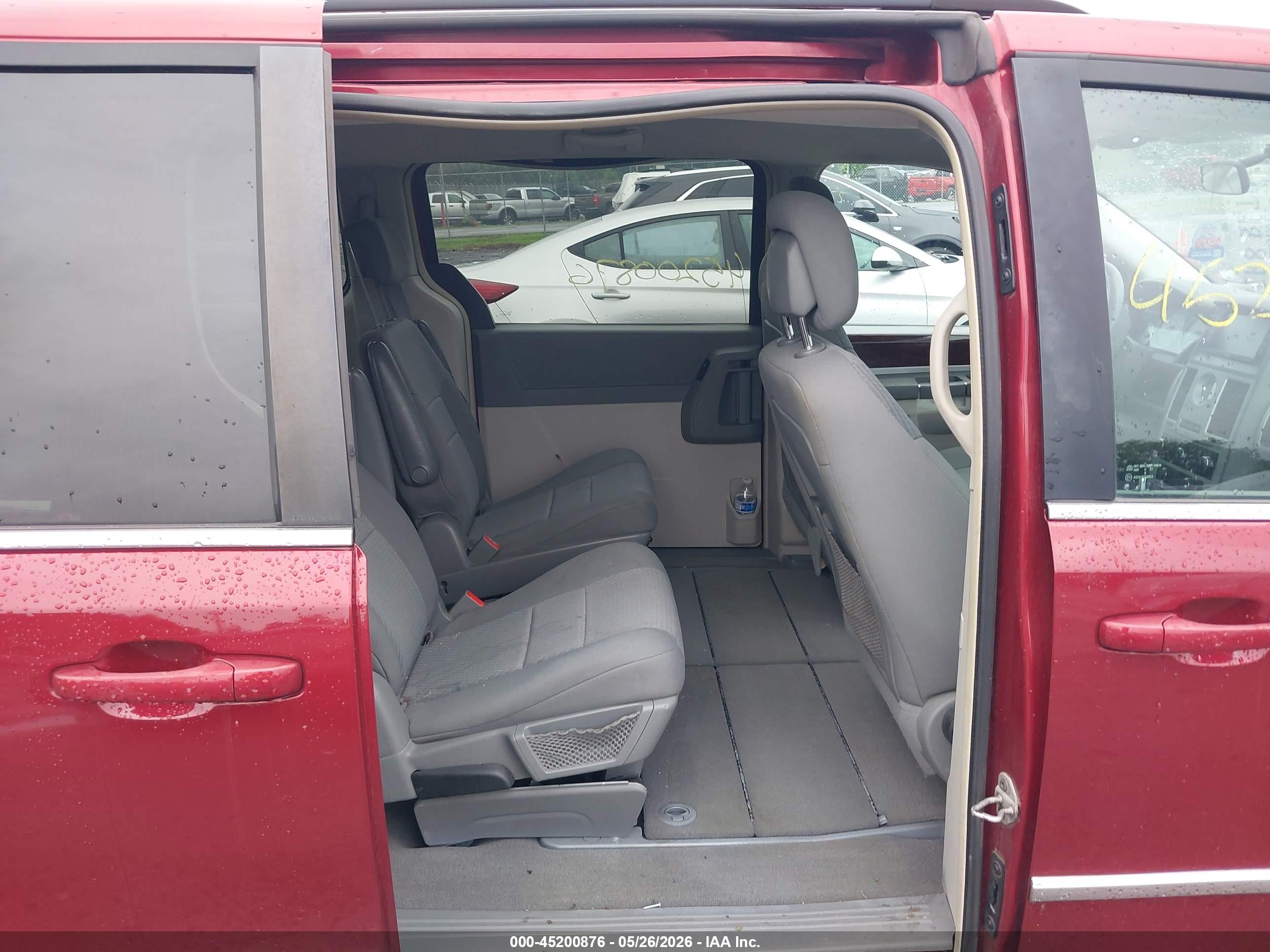 2010 Chrysler Town & Country Touring Красный vin: 2A4RR5D12AR358599
