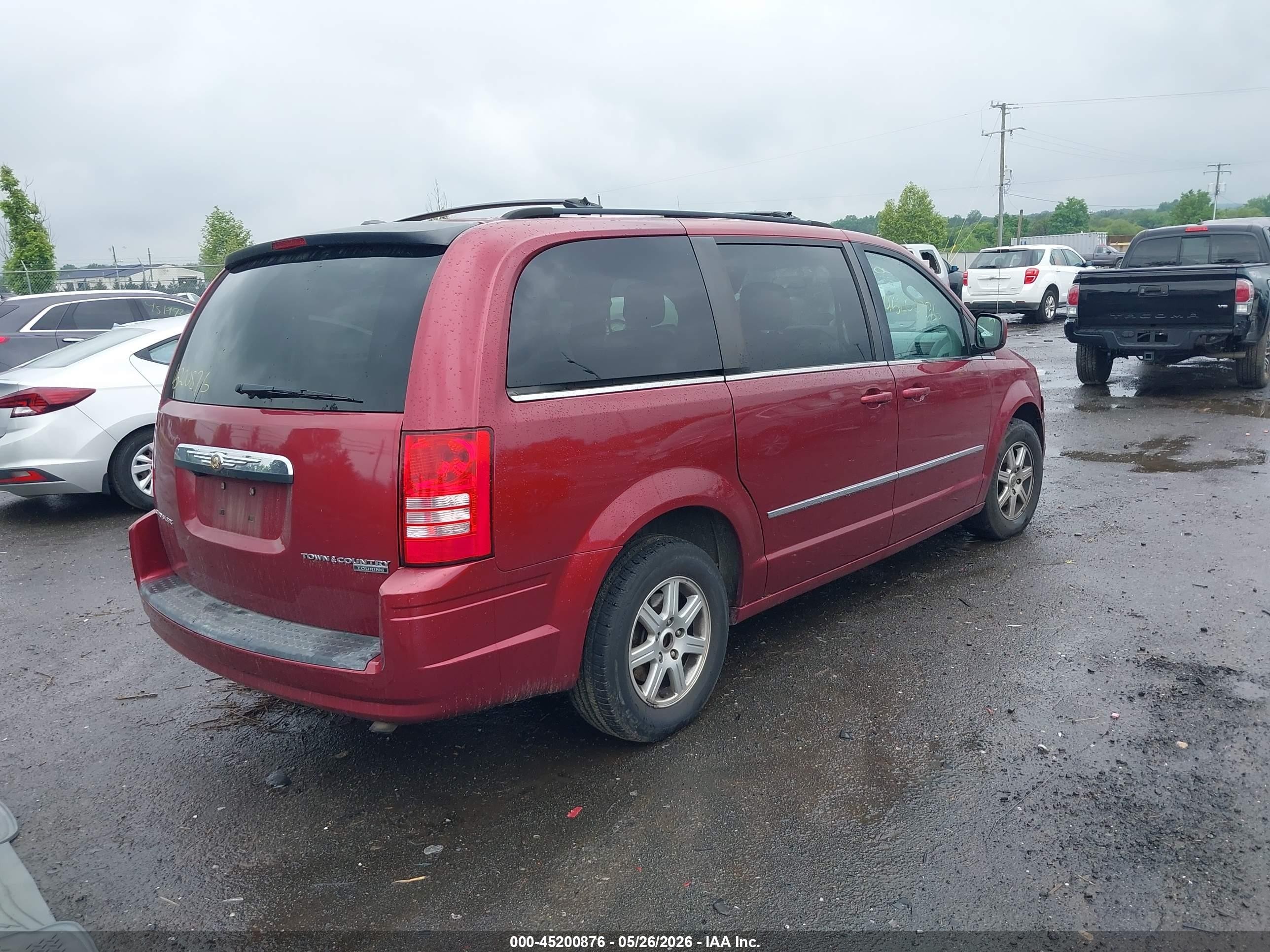 2010 Chrysler Town & Country Touring Красный vin: 2A4RR5D12AR358599