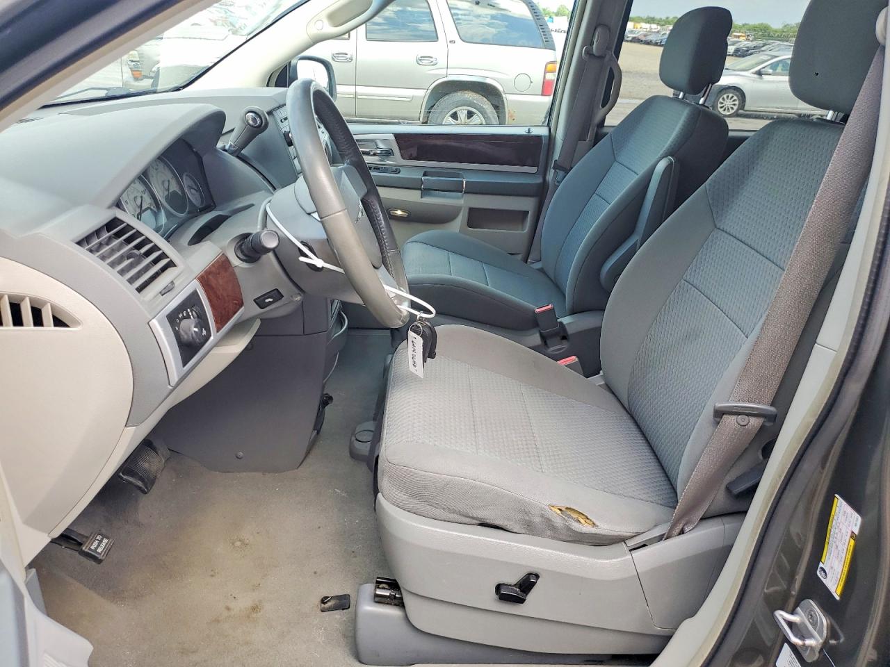 2010 Chrysler Town And Country Gray vin: 2A4RR5D12AR415951