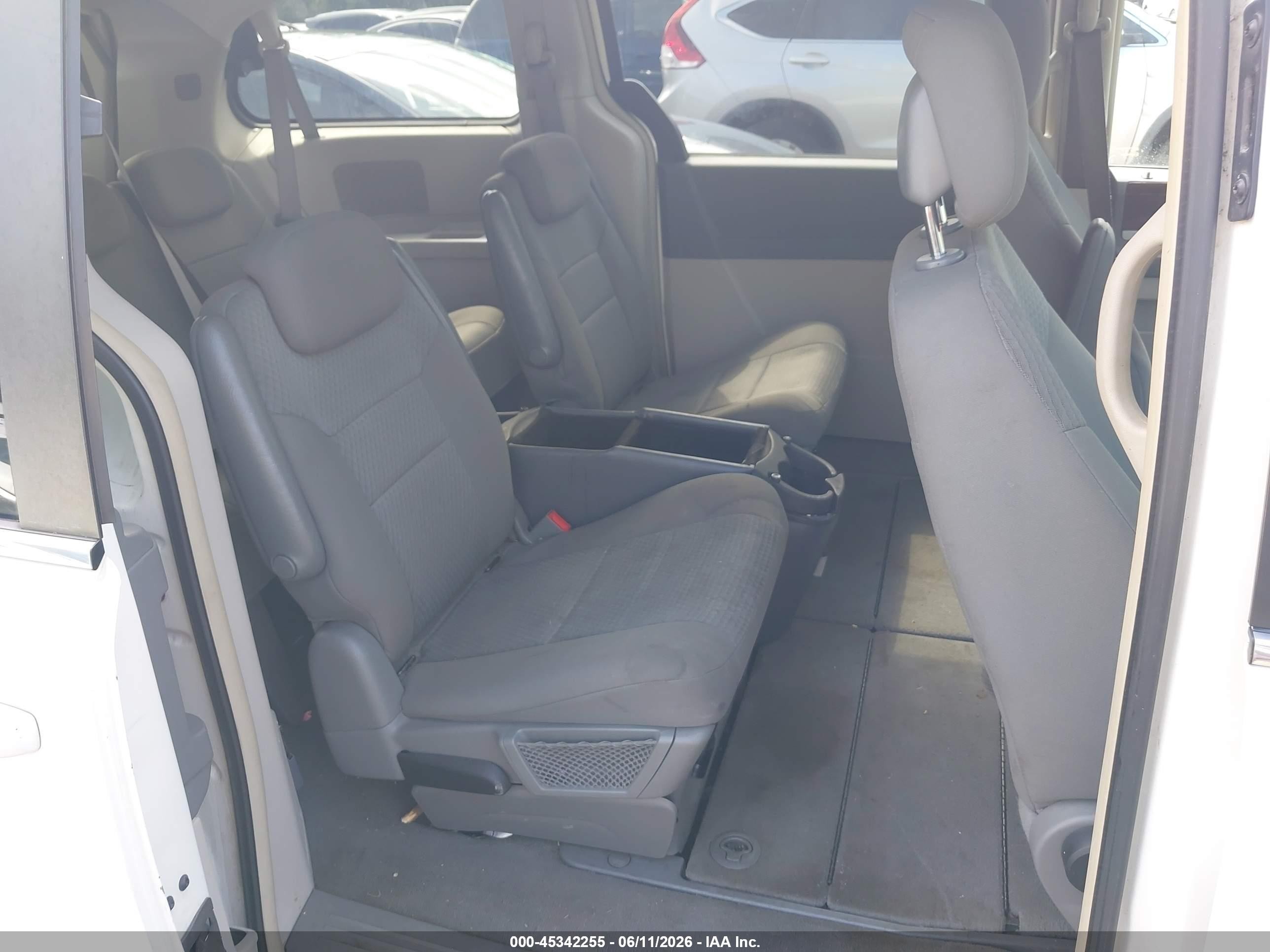 2010 Chrysler Town & Country Touring Белый vin: 2A4RR5D12AR432071
