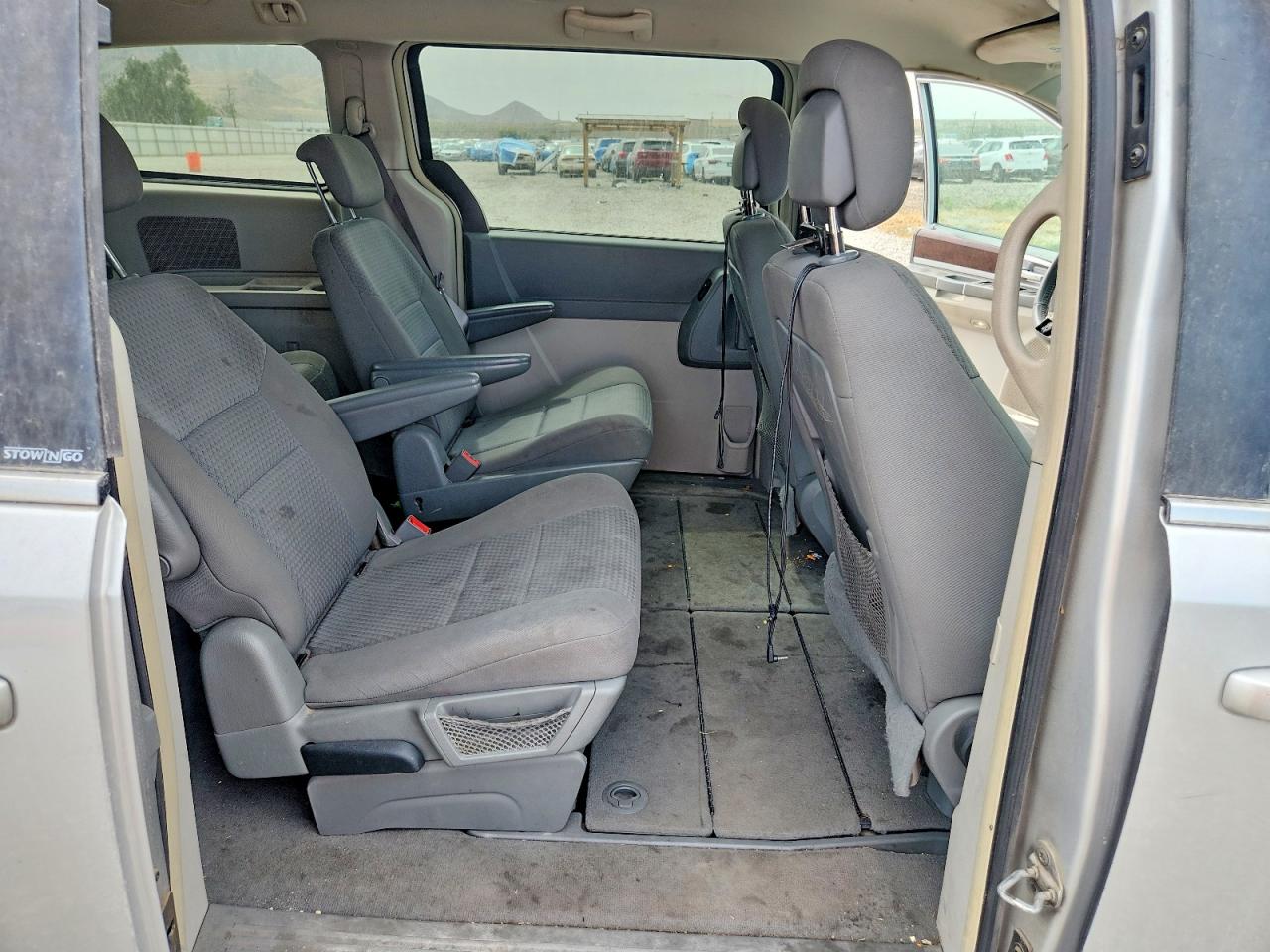 2010 Chrysler Town & Country Touring Серебряный vin: 2A4RR5D12AR432152