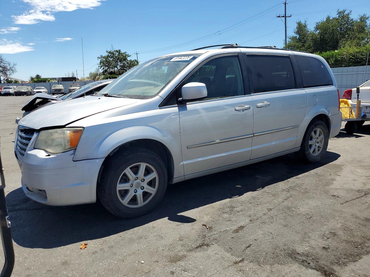 2010 Chrysler Town & Country Touring Silver vin: 2A4RR5D12AR450683