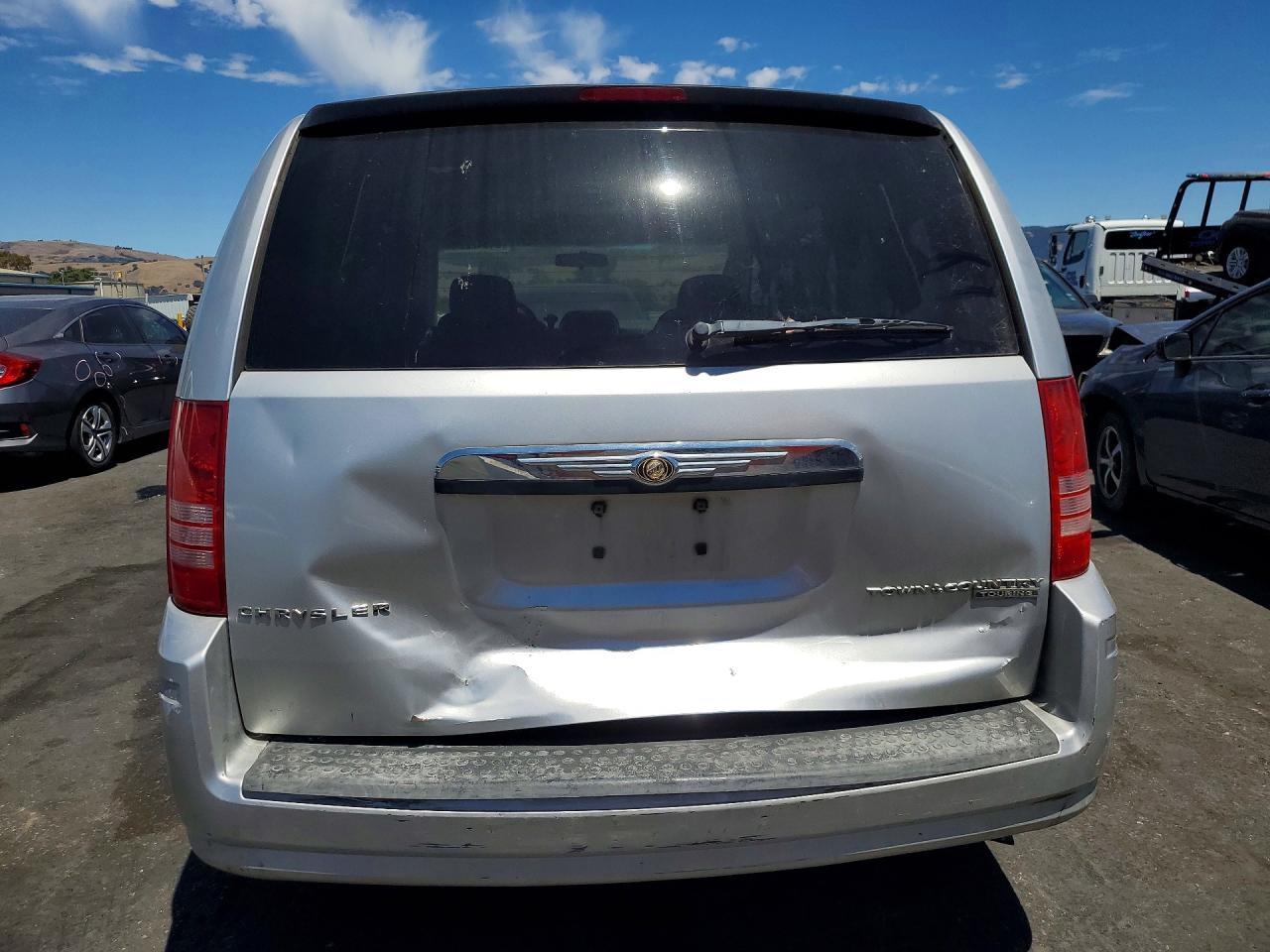2010 Chrysler Town & Country Touring Silver vin: 2A4RR5D12AR450683