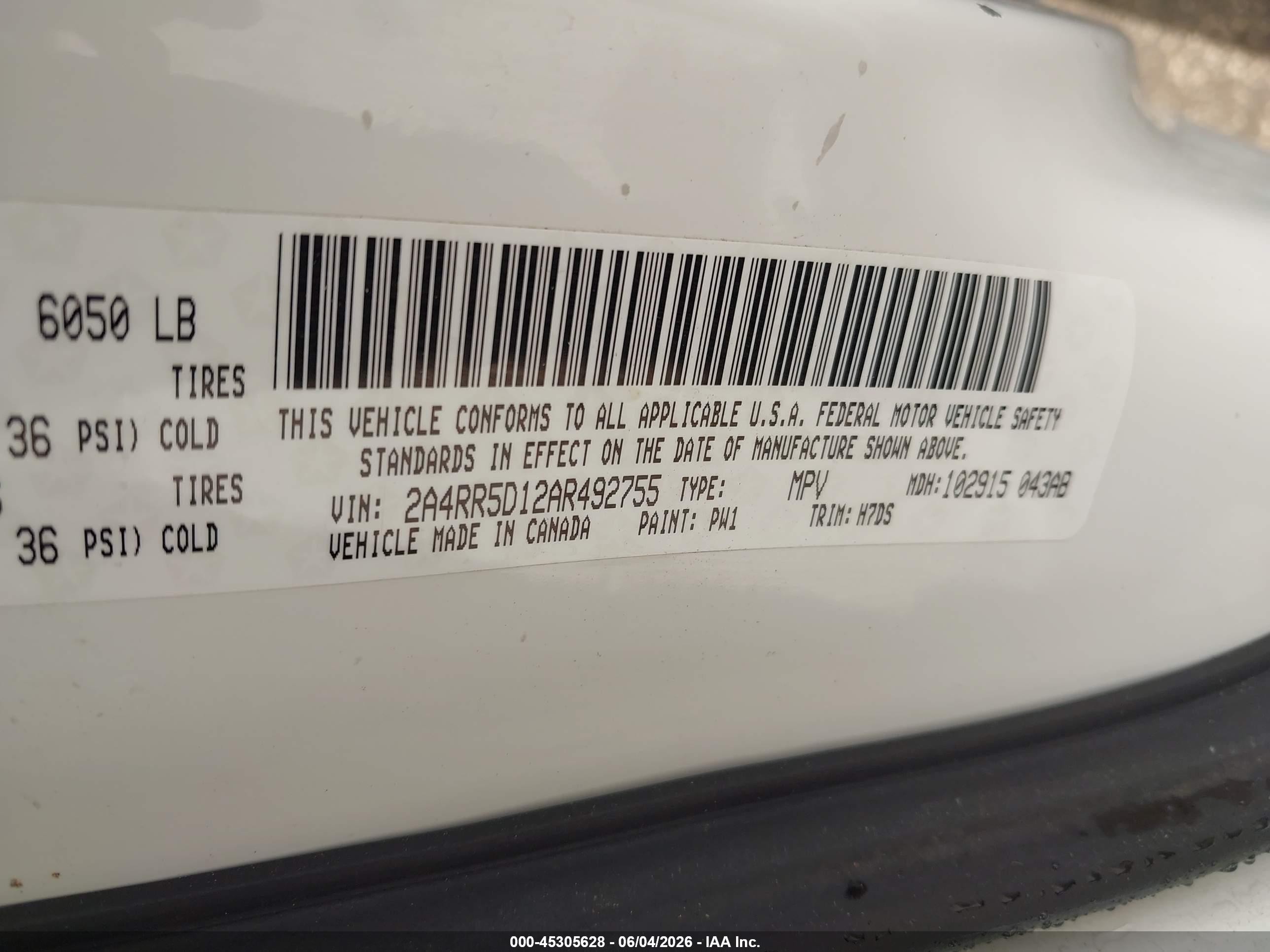 2010 Chrysler Town & Country Touring White vin: 2A4RR5D12AR492755