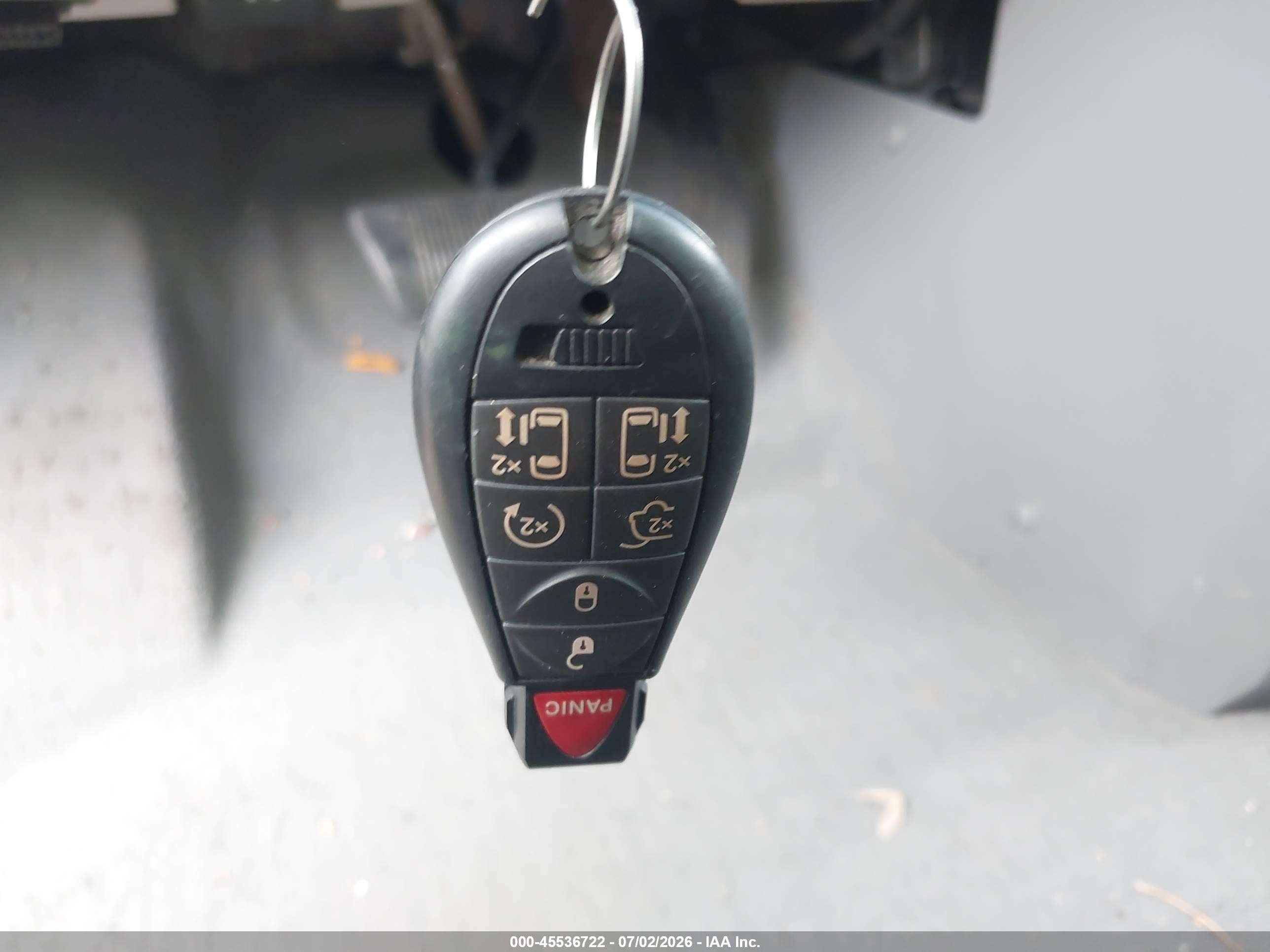 2010 Chrysler Town & Country Touring Красный vin: 2A4RR5D13AR109082