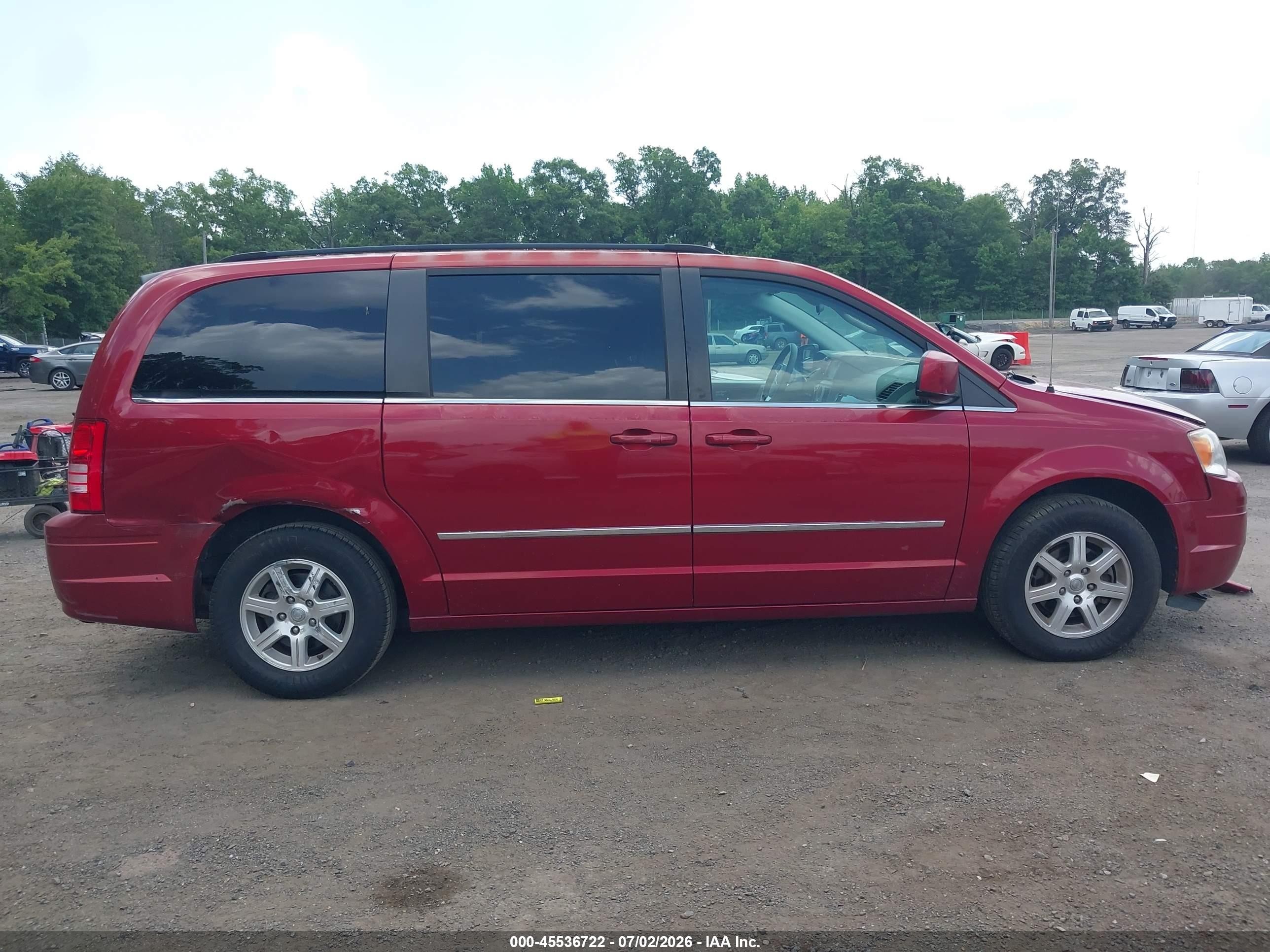 2010 Chrysler Town & Country Touring Красный vin: 2A4RR5D13AR109082
