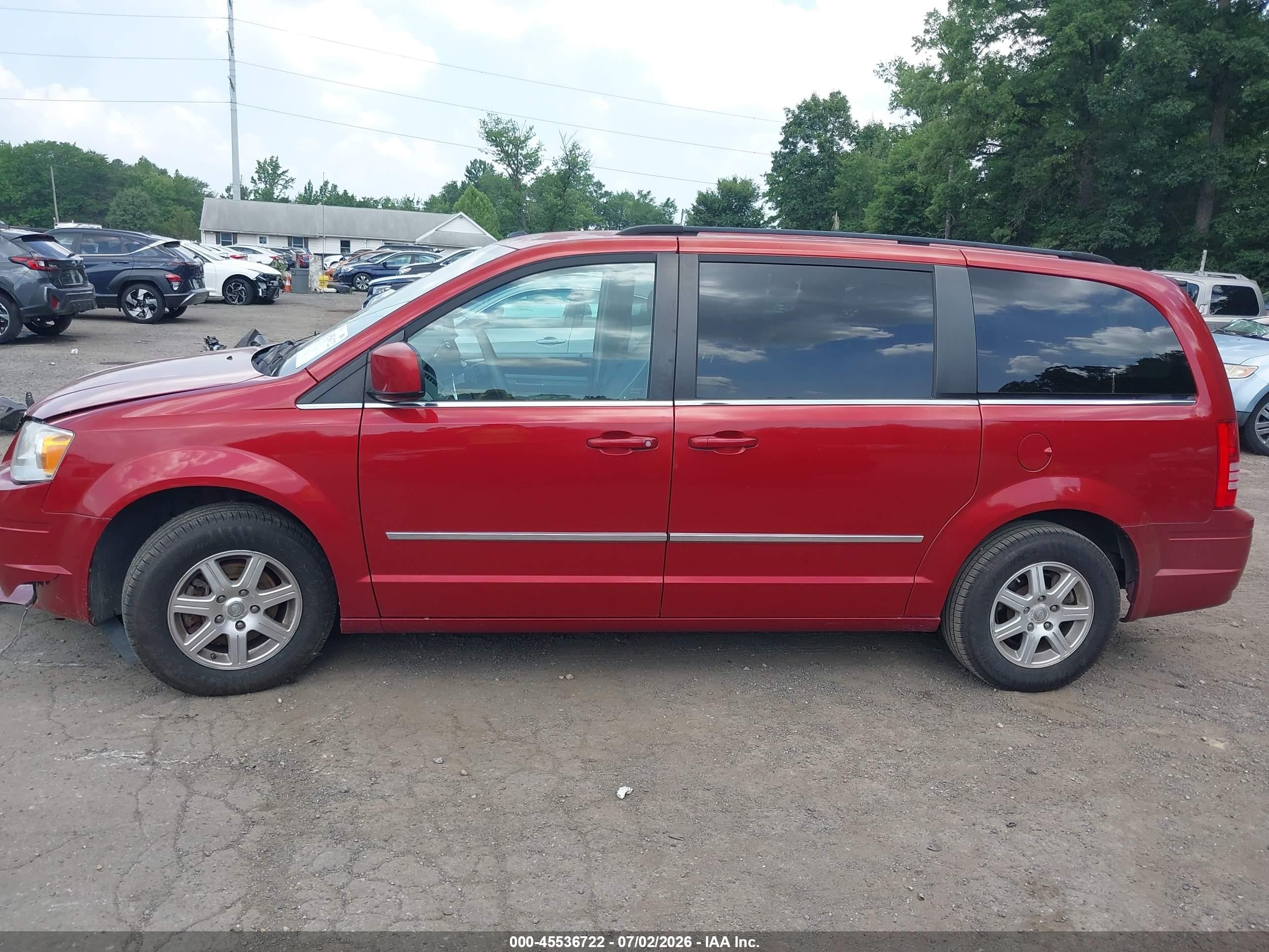 2010 Chrysler Town & Country Touring Красный vin: 2A4RR5D13AR109082