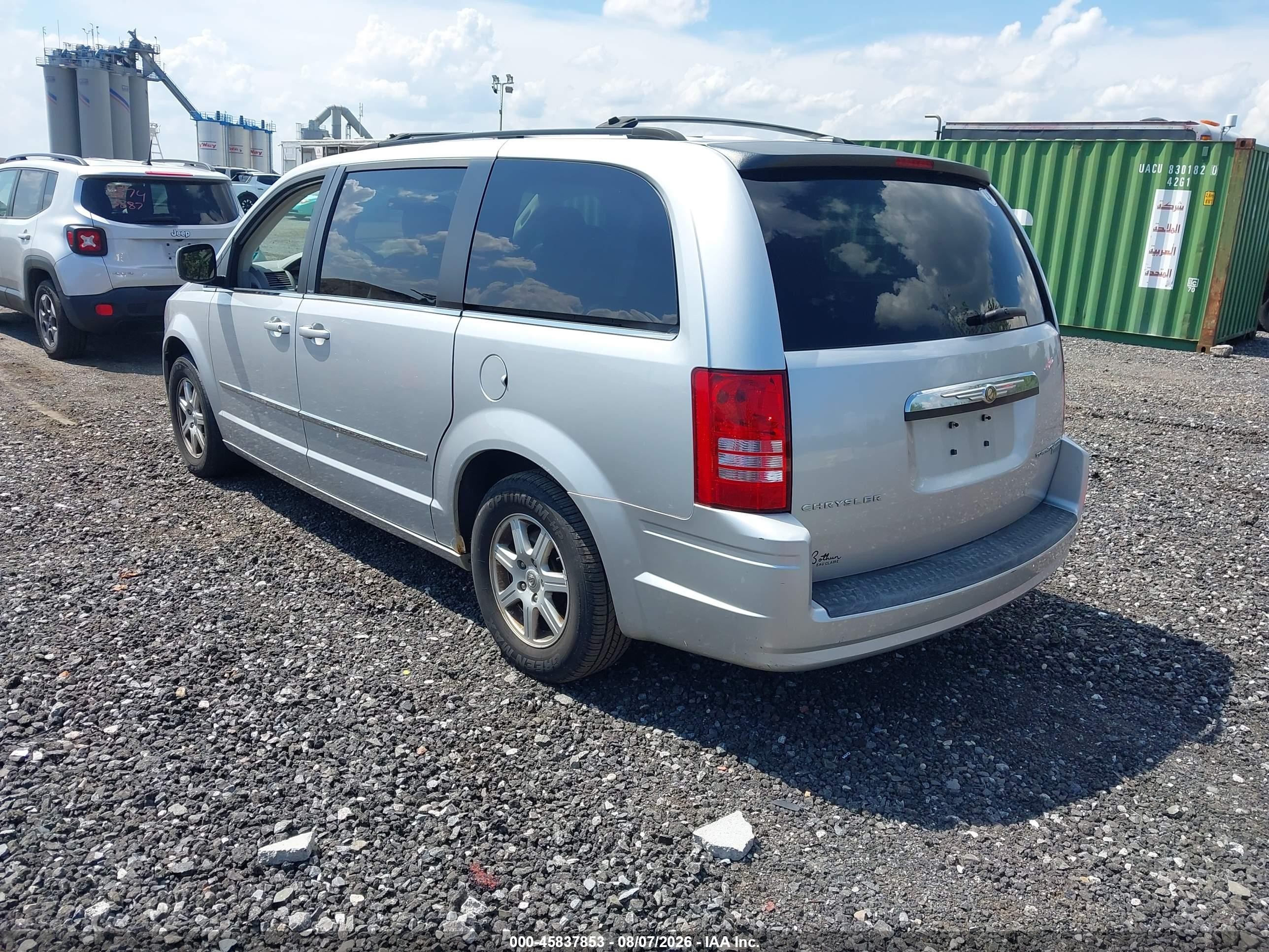 2010 Chrysler Town & Country Touring Silver vin: 2A4RR5D13AR138064