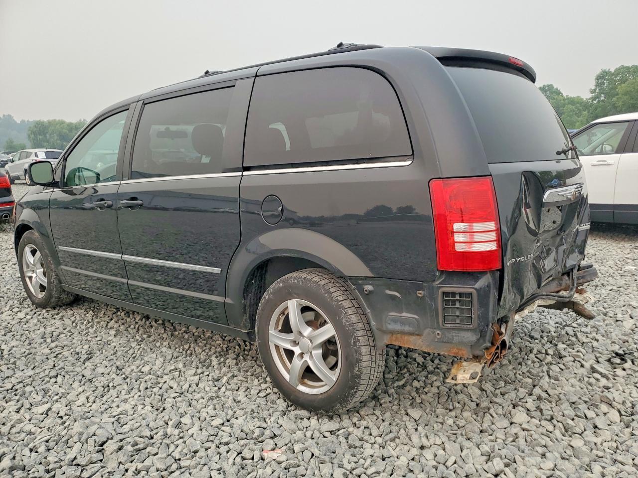 2010 Chrysler Town & Country Touring Black vin: 2A4RR5D13AR166429