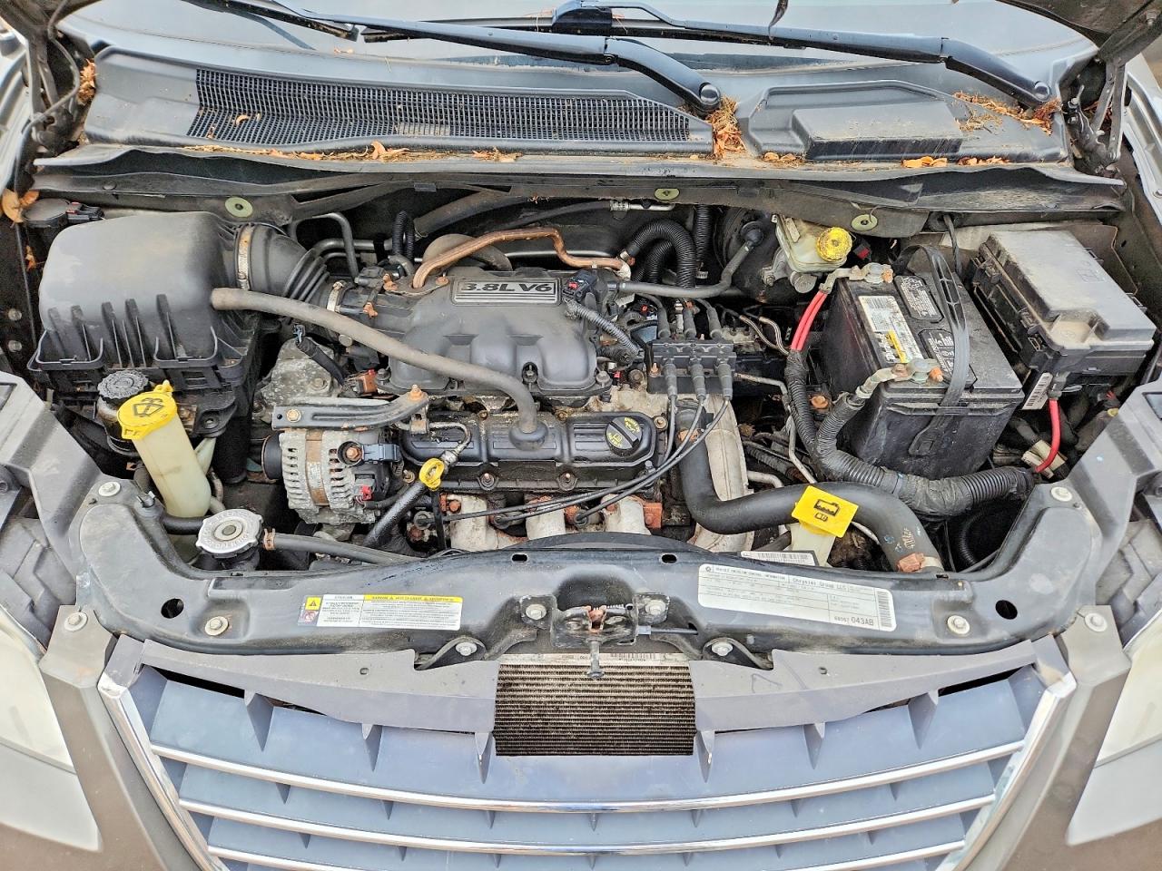2010 Chrysler Town & Country Touring Серый vin: 2A4RR5D13AR300355