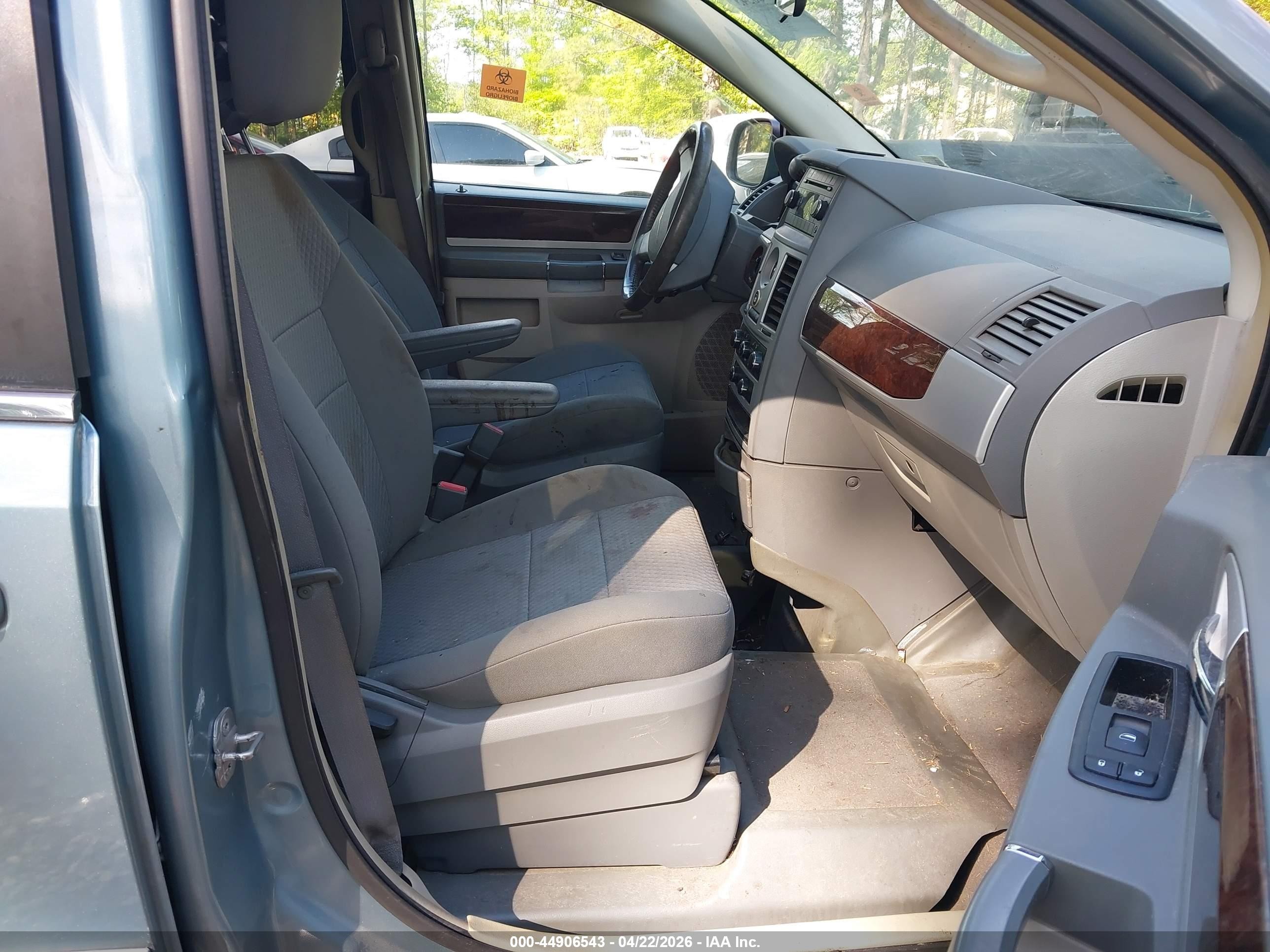 2010 Chrysler Town & Country Touring Light Blue vin: 2A4RR5D13AR308438