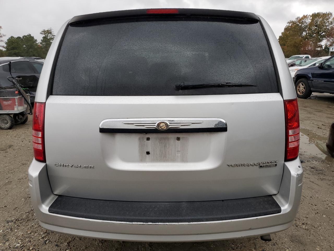 2010 Chrysler Town & Country Touring Silver vin: 2A4RR5D13AR337082