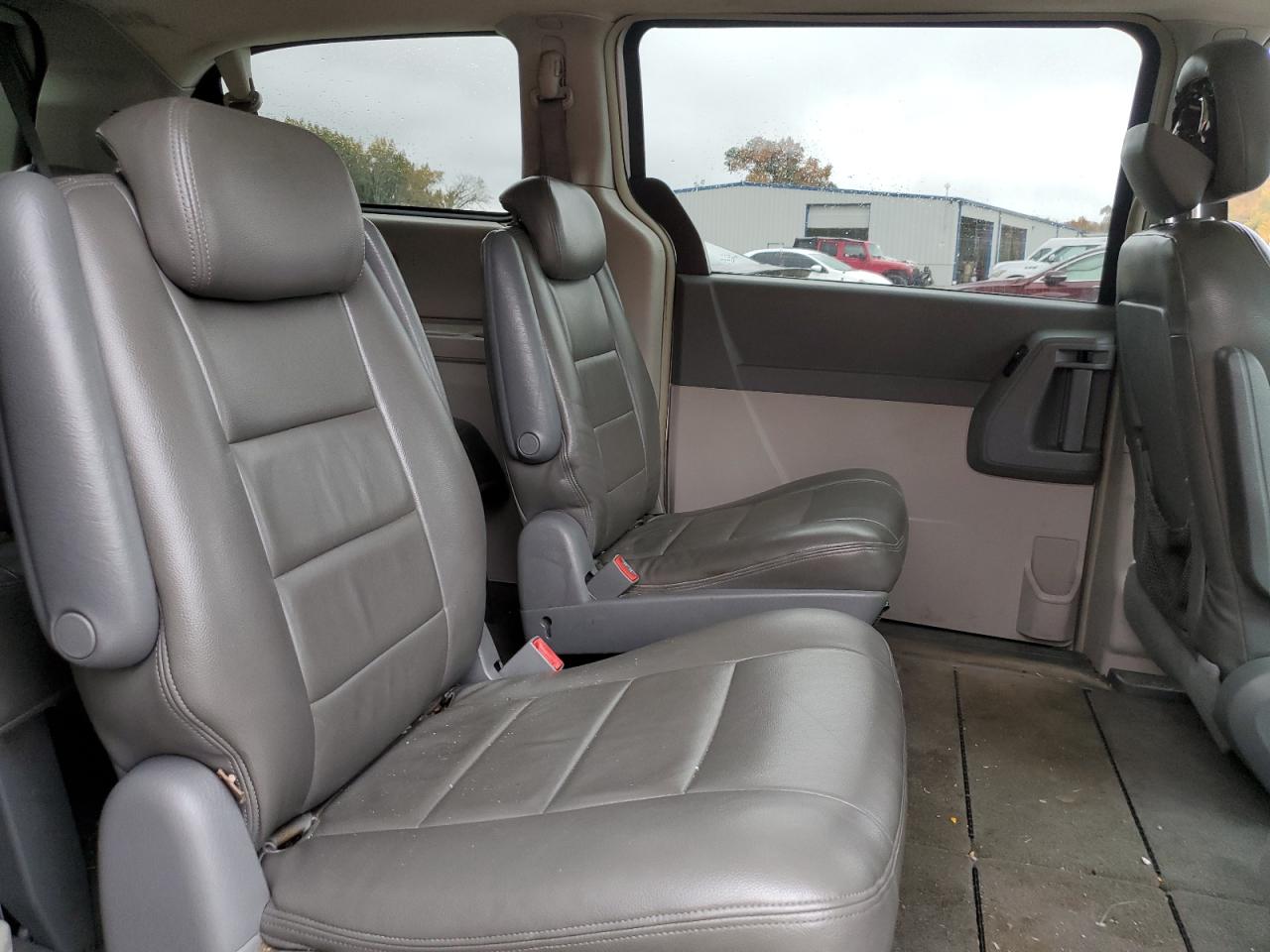 2010 Chrysler Town & Country Touring Silver vin: 2A4RR5D13AR337082