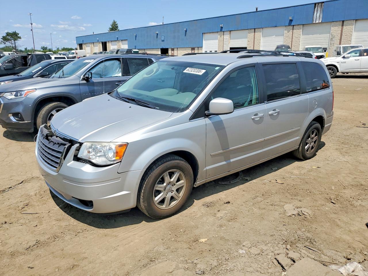 2010 Chrysler Town & Country Touring Silver vin: 2A4RR5D13AR338801