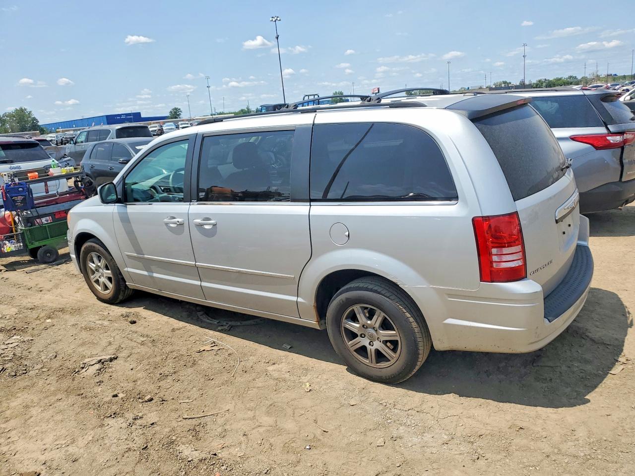 2010 Chrysler Town & Country Touring Silver vin: 2A4RR5D13AR338801